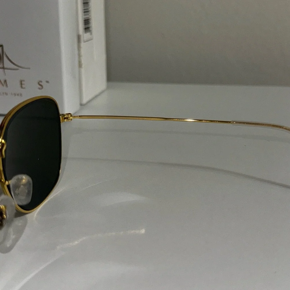 Ray-Ban Gold Frame Sunglasses with Dark Lenses - Picture 8 of 9